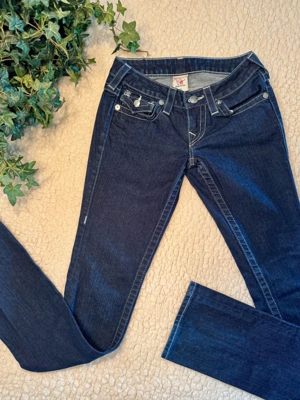 True Religion Women's Dark Indigo Skinny Jeans with Embellished Back Pockets - Picture 2 of 4